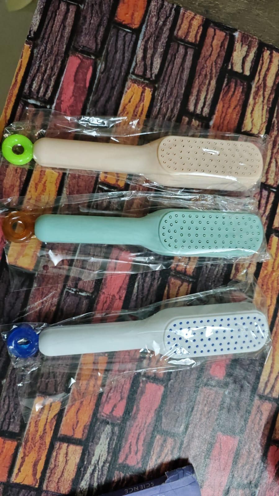 ✨ Self-Cleaning Anti-static Massage Comb for Adults and Kids ✨