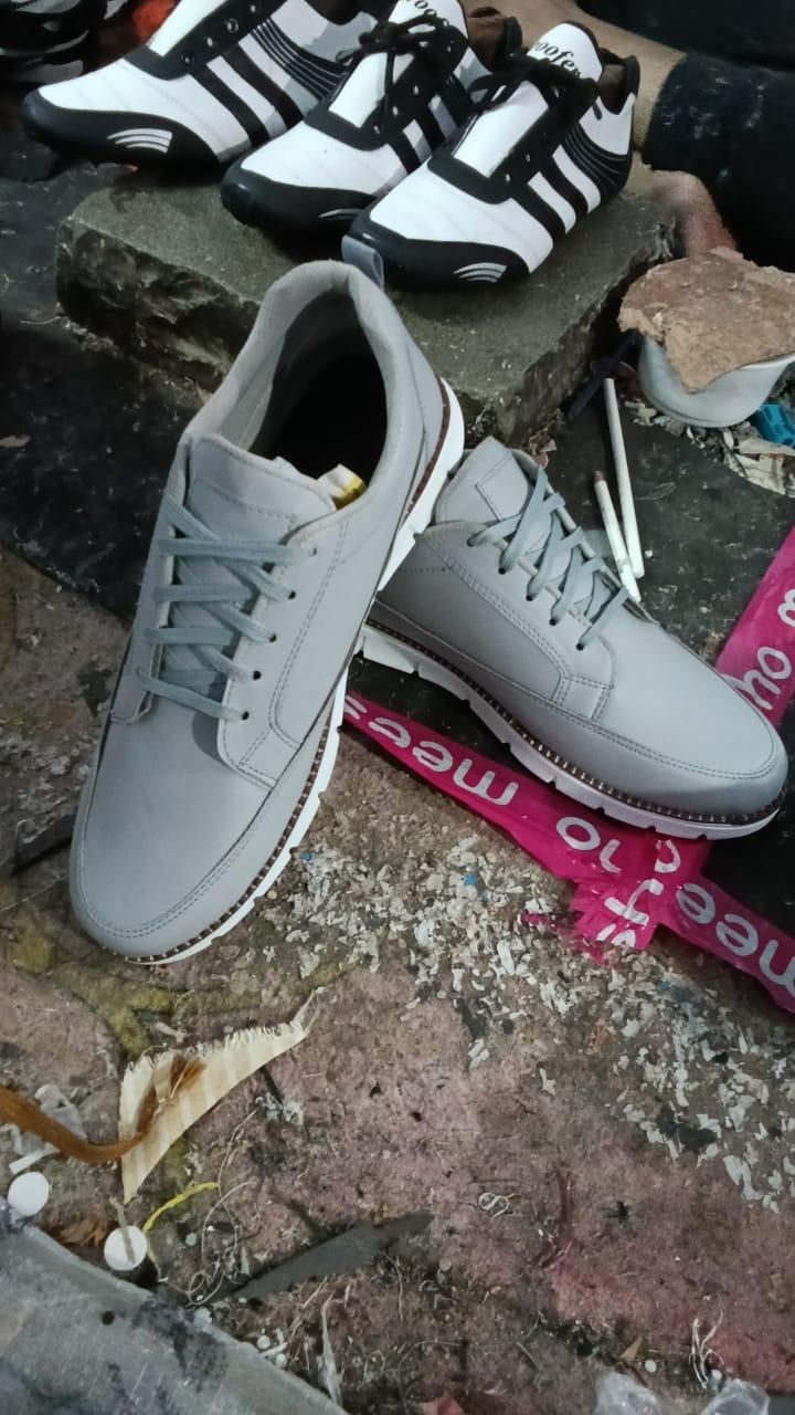 👟💥 Ultra-Comfy Soft Sole Sneakers for Men – Grey 😎✨