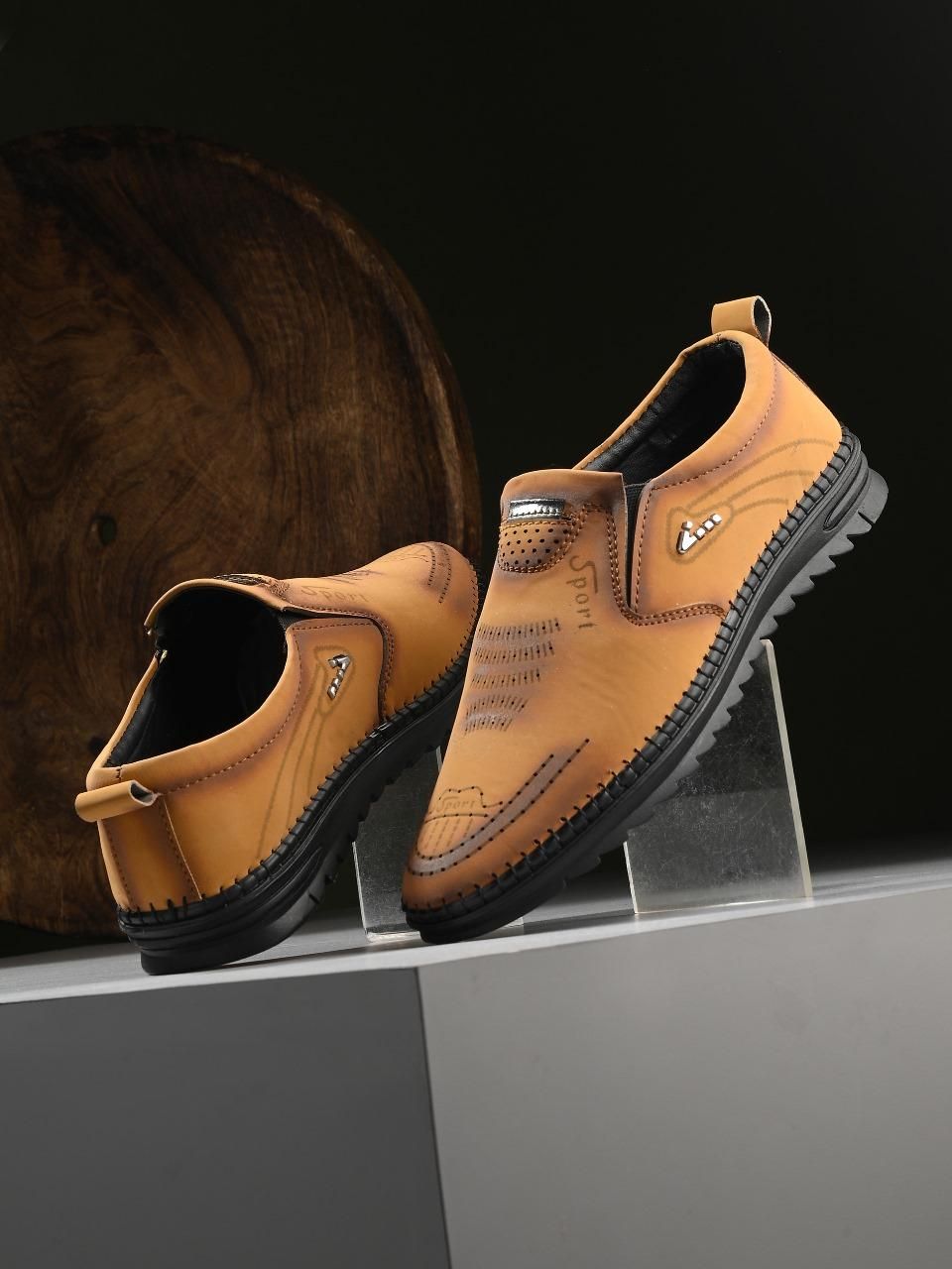 👟✨ Men’s Casual Trendy Shoes – Beige 😎🤍